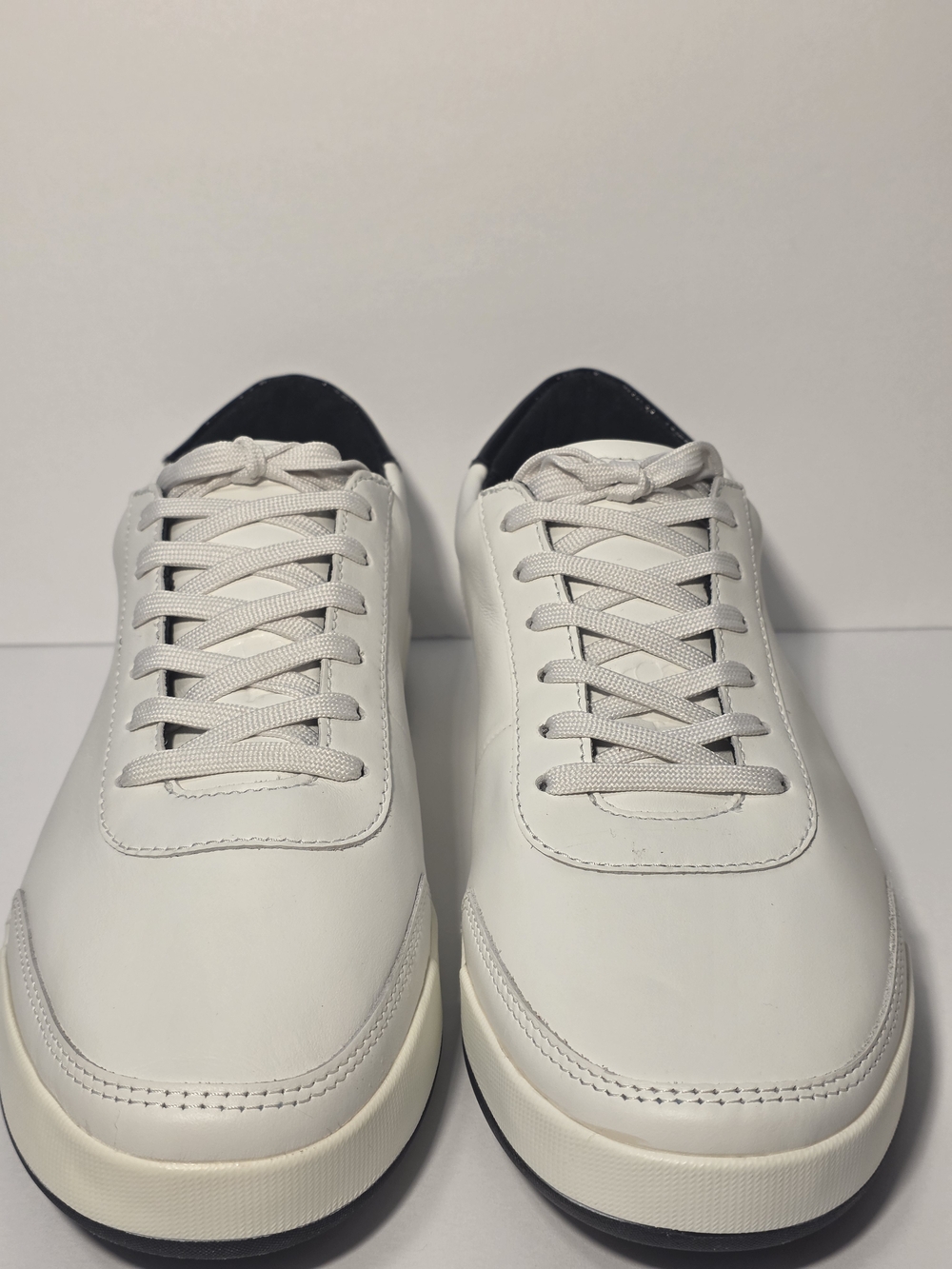 Novella White Low-Top Leather Sneakers with Black Heel. Men's 10/ Women's 11.5